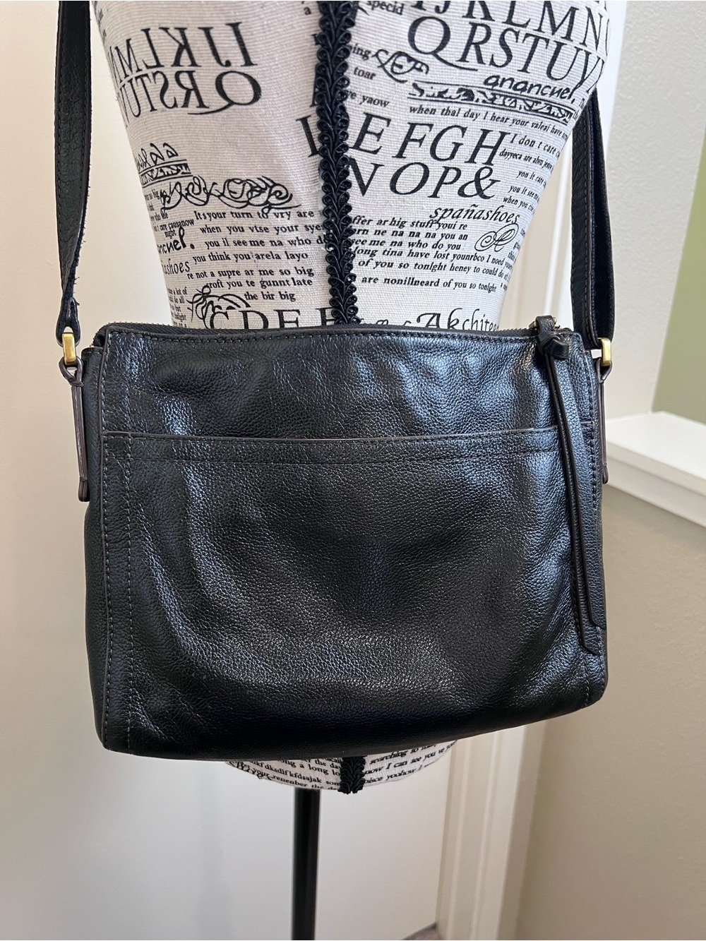 Fossil Black Pebbled Leather Crossbody Shoulder Bag Brass Hardware